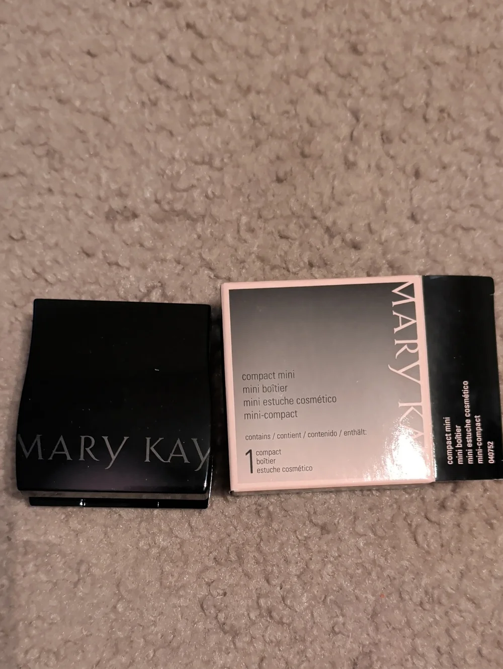 Mary Kay Mini Compact Case in Black with Pink Box Accent
